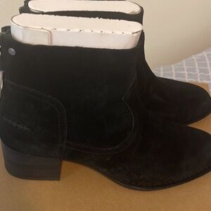UGG Black Suede Ankle Booties style W bandara size 11